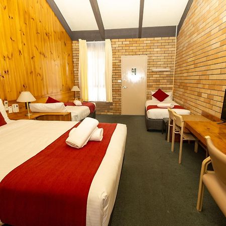 All Travellers Motor Inn Coonabarabran Exterior photo
