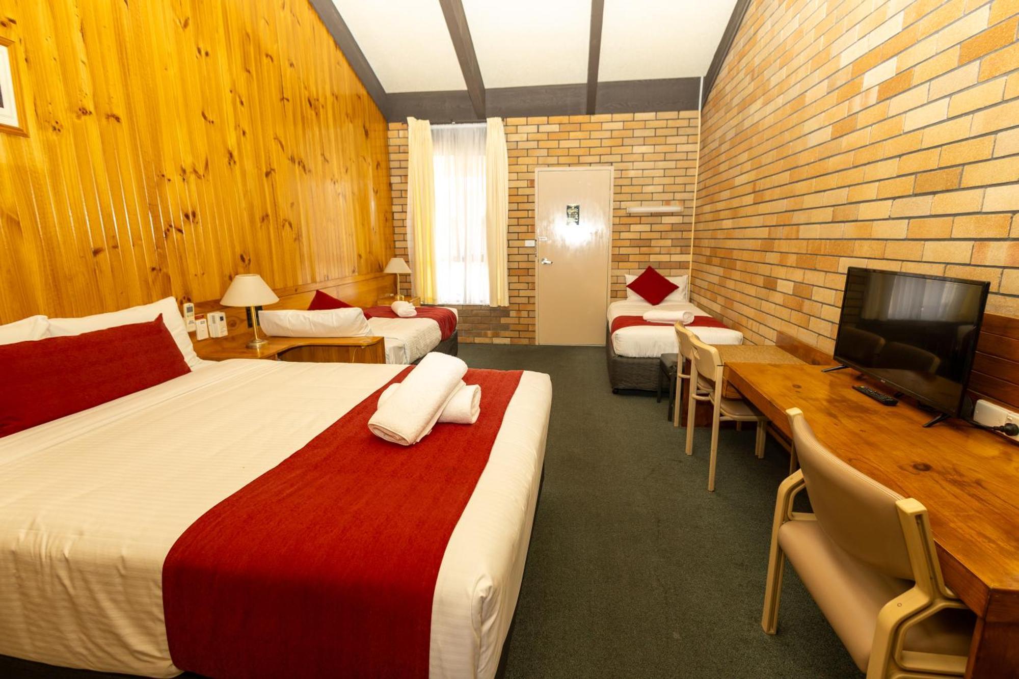 All Travellers Motor Inn Coonabarabran Exterior photo