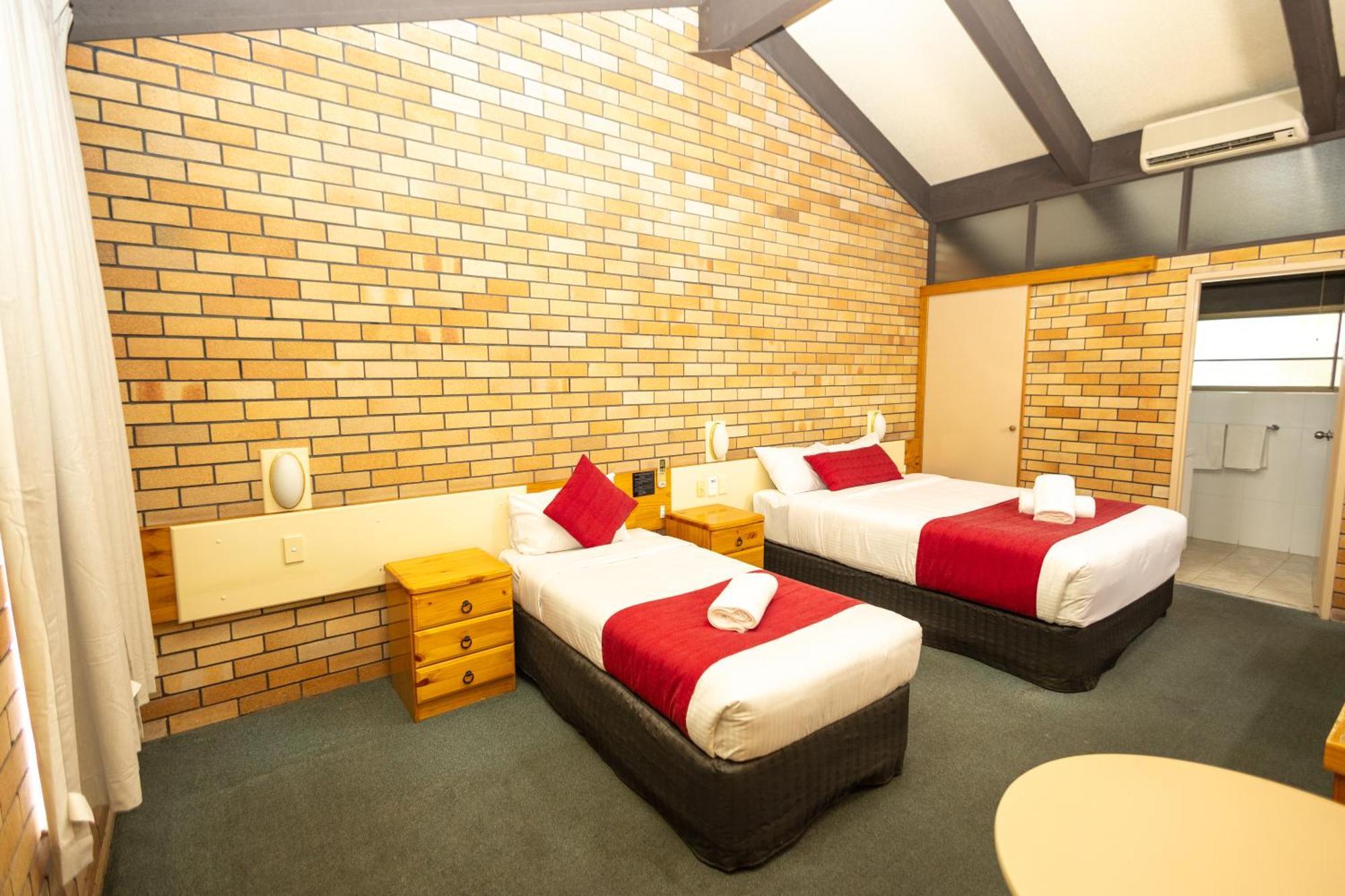 All Travellers Motor Inn Coonabarabran Exterior photo