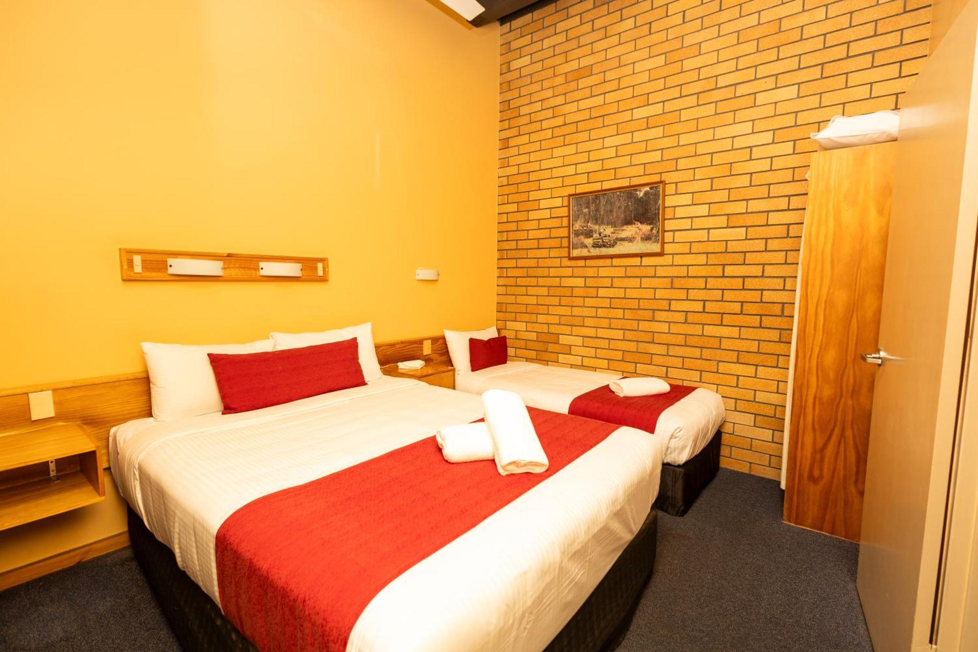 All Travellers Motor Inn Coonabarabran Exterior photo