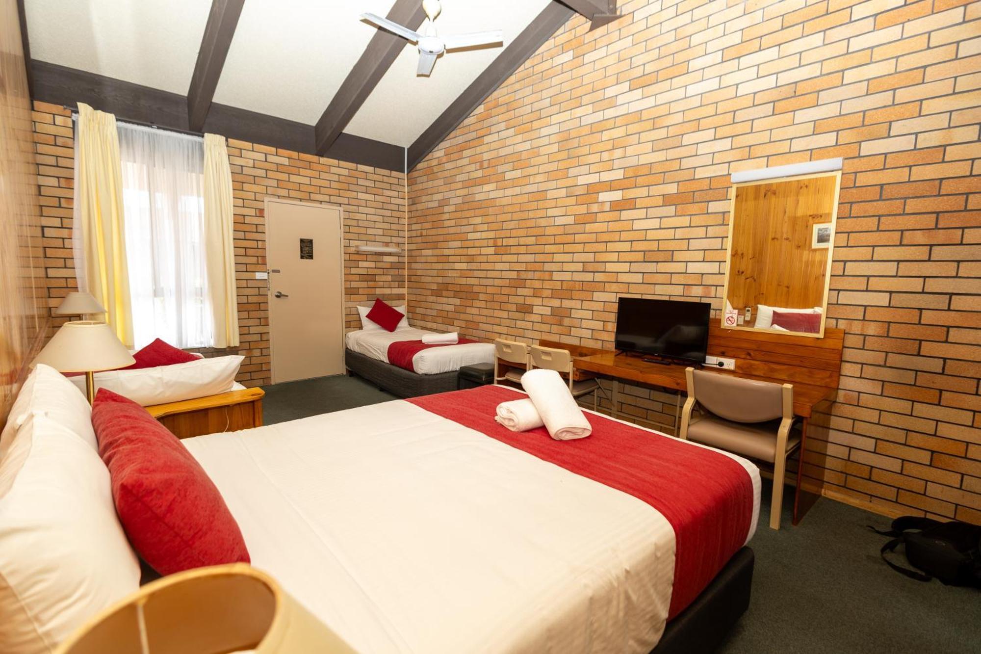 All Travellers Motor Inn Coonabarabran Exterior photo